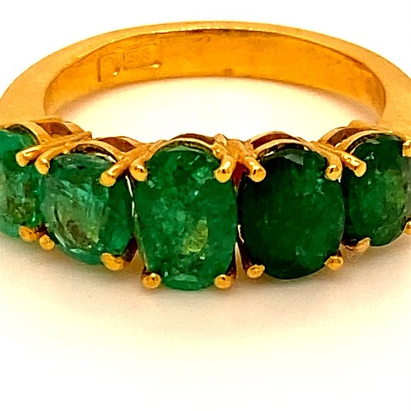 Emerald 3.60ct Solid 22K Yellow Gold Ring - Picture 9 of 9